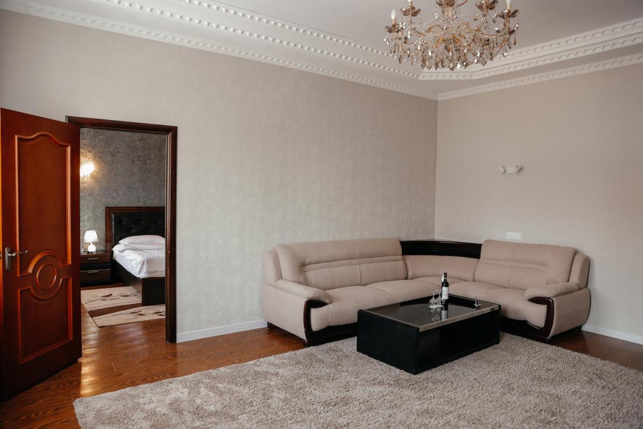 Grand Hotel Bishkek Exterior foto