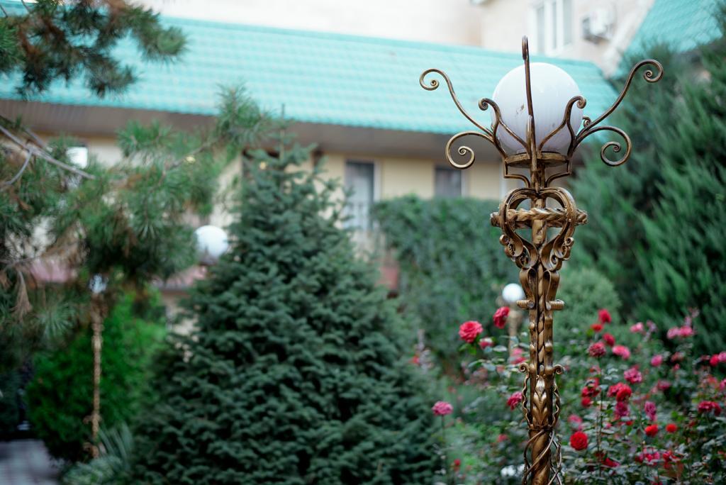 Grand Hotel Bishkek Exterior foto