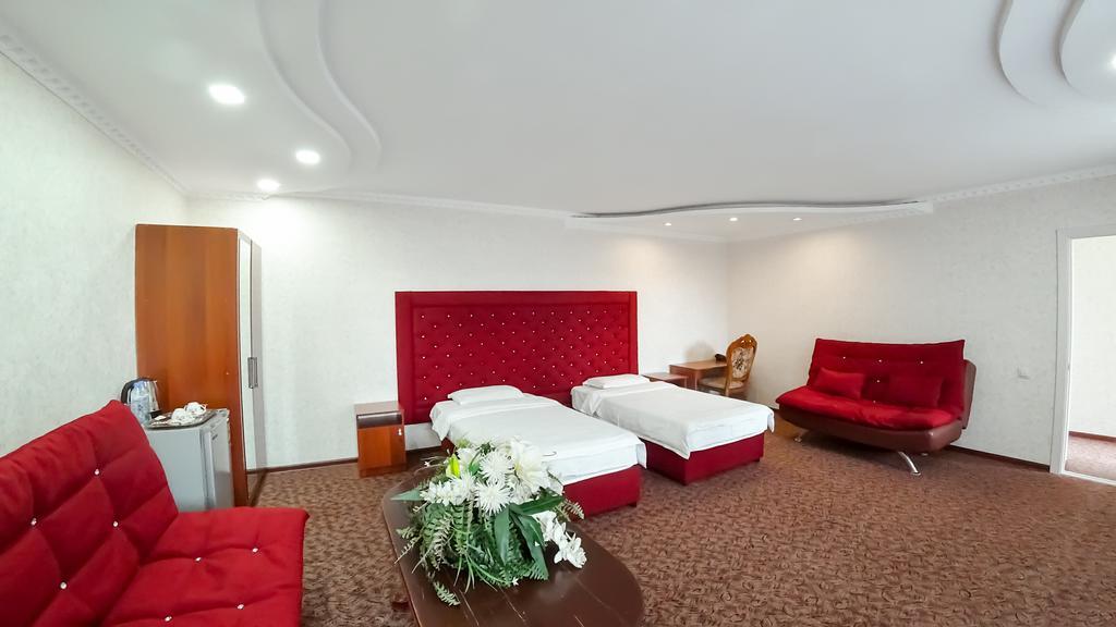 Grand Hotel Bishkek Exterior foto