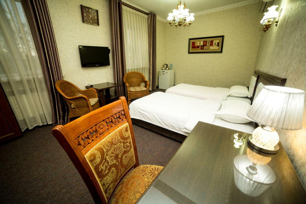 Grand Hotel Bishkek Exterior foto